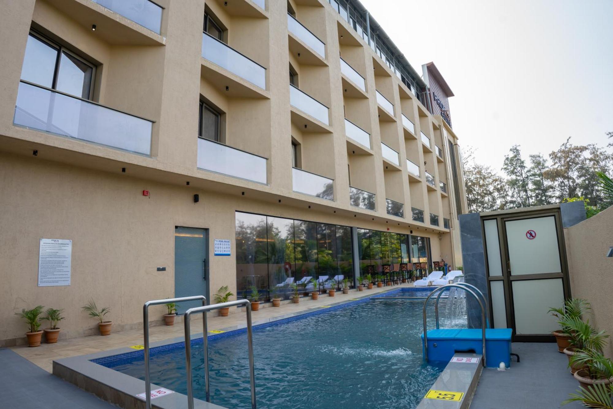 Pride Elite, Daman Hotel Exterior foto